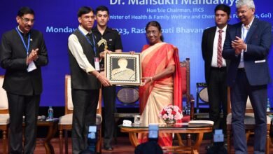 रक्तदान संबंधी गलत धारणाओं को दूर करने में मदद करे रेड क्राॅस: मुर्मू