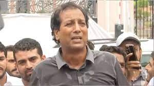 विधानसभा के बाहर फूट-फूट कर रोये बर्खास्त मंत्री, कहा: मुझे पीटा गया