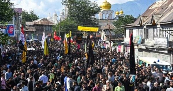 34 साल बाद श्रीनगर के बीचोंबीच मुहर्रम का जुलूस निकाला गया