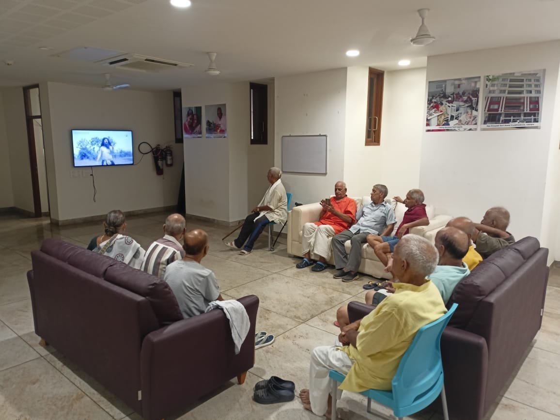 सावन में विश्वनाथ धाम का मुमुक्षु भवन हो गया फुल, मोक्ष प्राप्ति की कामना से यहां आते हैं लोग