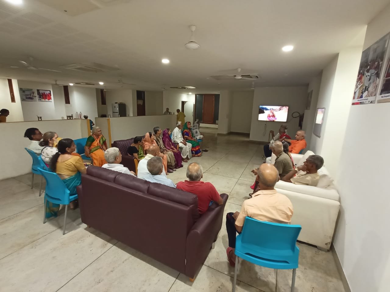 सावन में विश्वनाथ धाम का मुमुक्षु भवन हो गया फुल, मोक्ष प्राप्ति की कामना से यहां आते हैं लोग