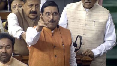 सदन को डिस्टर्ब करना और आधारहीन आरोप लगाना अधीर रंजन की आदत : प्रल्हाद जोशी