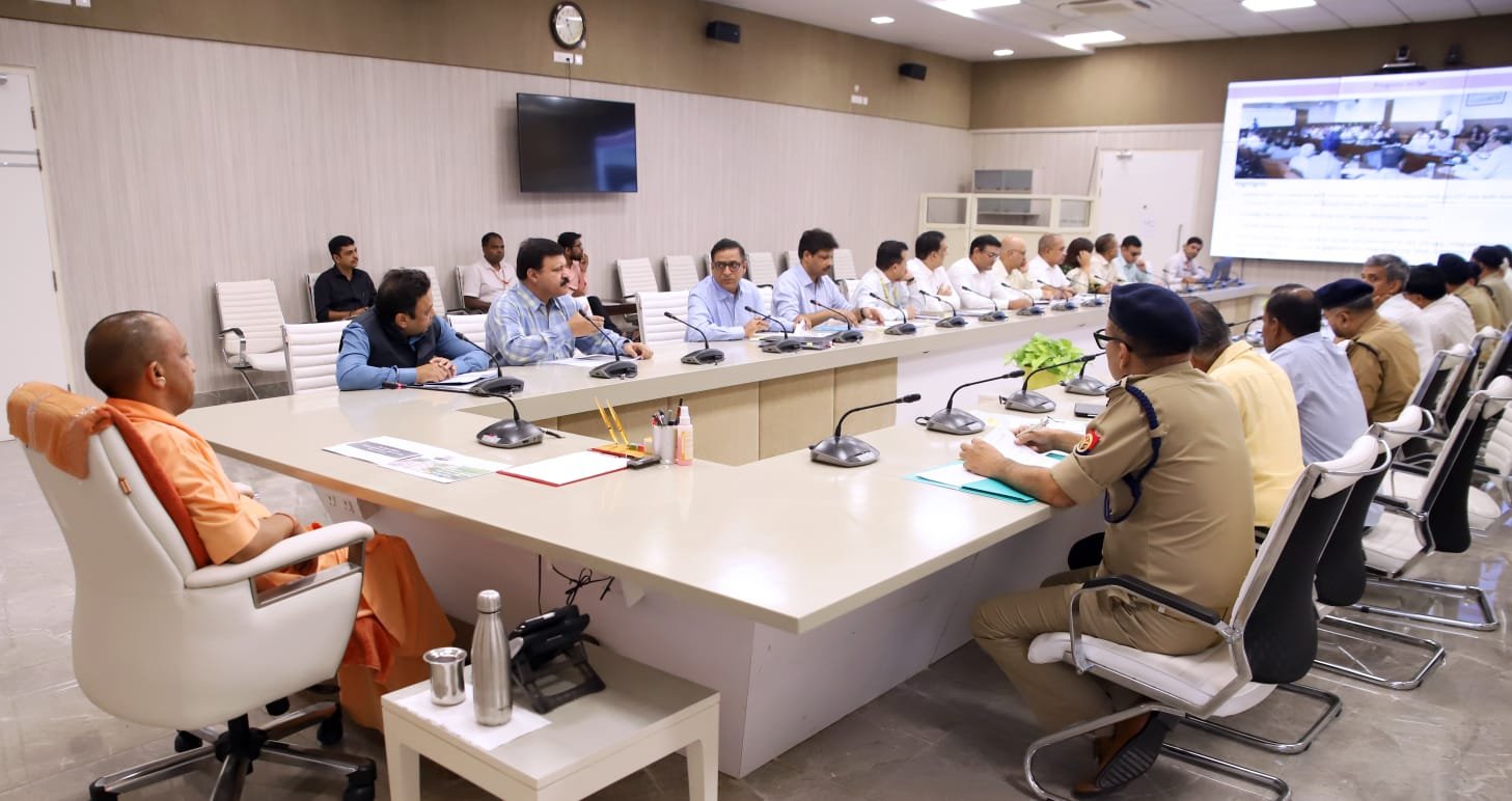 व्यावसायिक प्रतिष्ठानों, चौक-चौराहों, सरकारी व निजी अस्पतालों, शिक्षण संस्थानों में अनिवार्य रूप से सीसीटीवी लगाए जाएं: मुख्यमंत्री