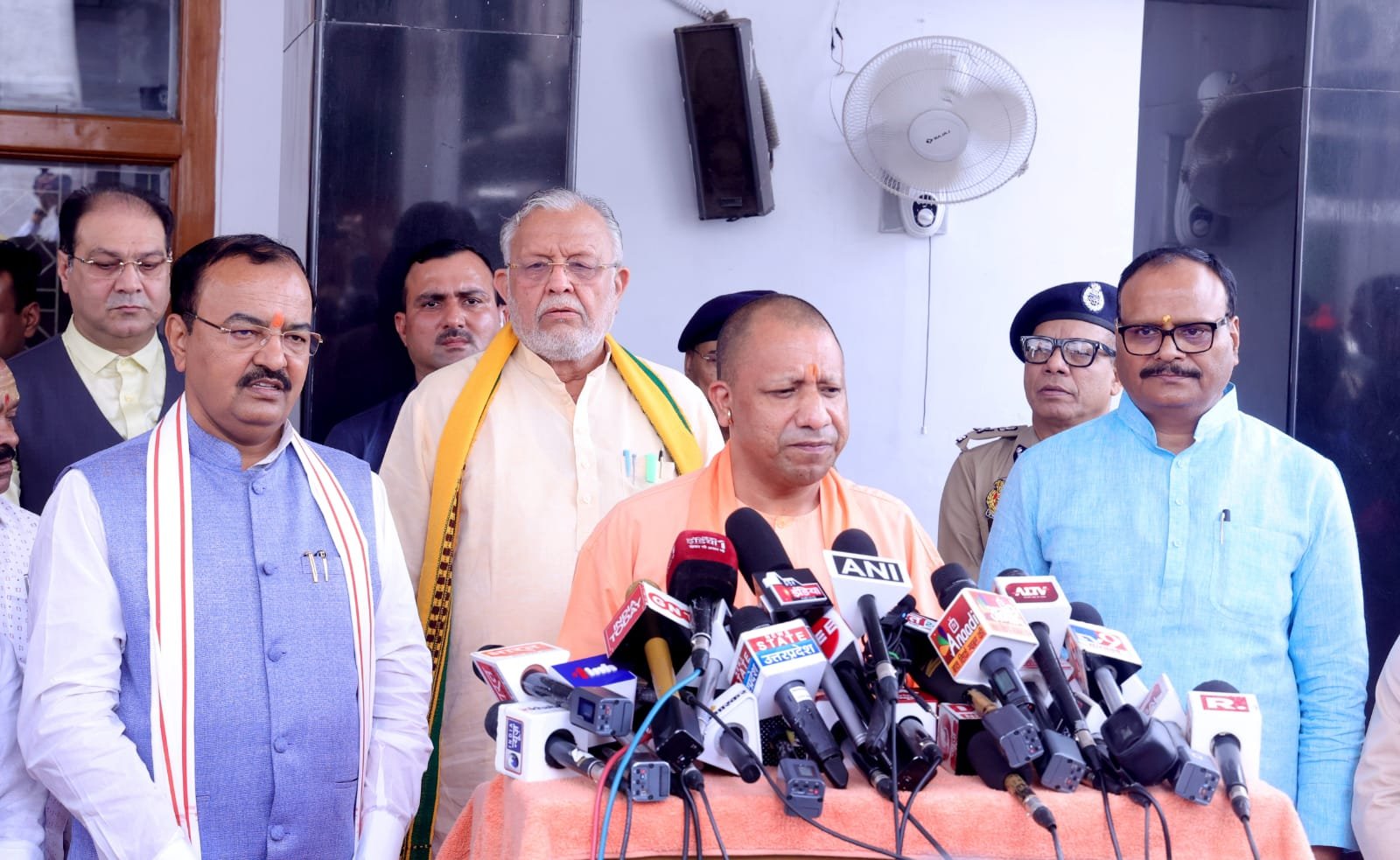 सीएम योगी ने कहा, सदन सार्थक चर्चा का महत्वपूर्ण मंच, इसकी गरिमा बनाएं