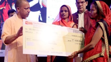 मुख्यमंत्री योगी आदित्यनाथ ने पीएम स्वनिधि एवं स्वयं सहायता समूह ऋण योजना के तहत 11 हजार लाभार्थियों के खाते में ट्रांसफर किया ऋण