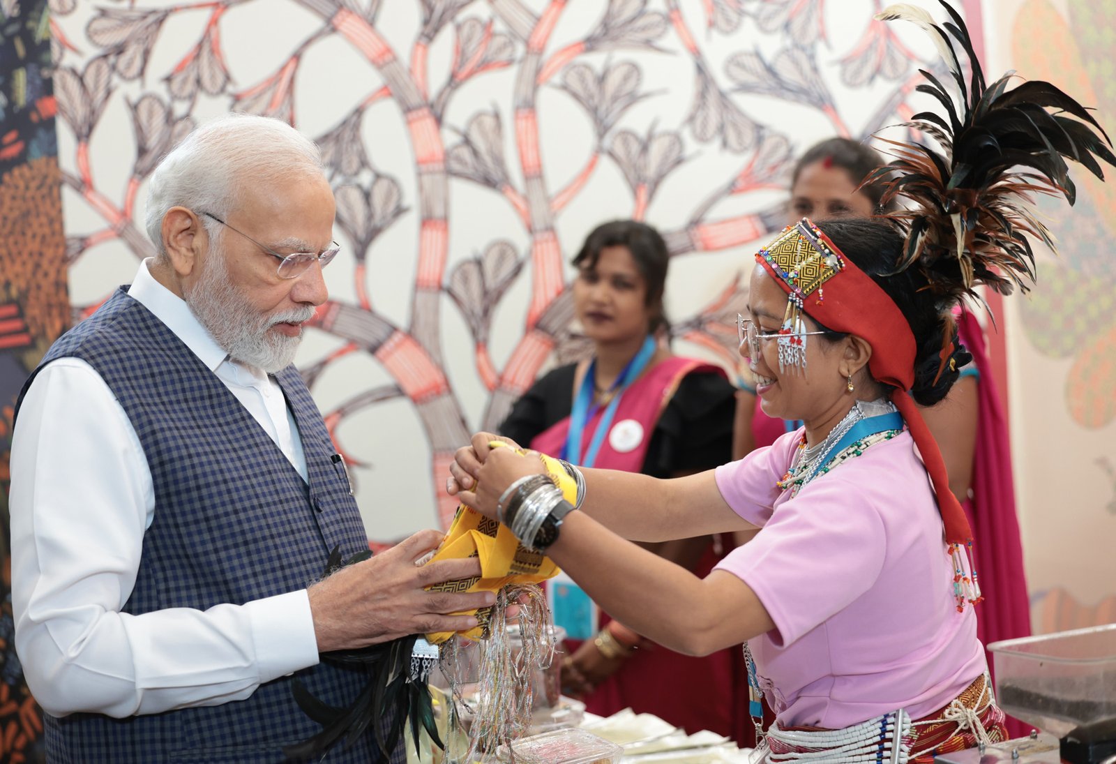 सौ आकांक्षी ब्लॉक, सौ आकांक्षी गांवाें के विकास का मॉडल बनाएं : मोदी