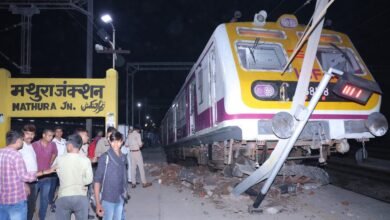 मथुरा में ट्रेन चढ़ी प्लेटफार्म पर