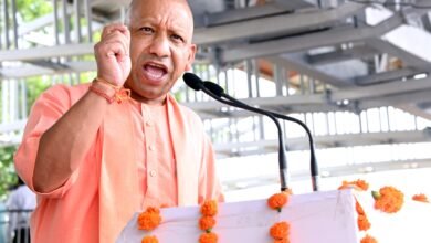 मोदी जी की राह रोकने को दंगाबाज और दगाबाज लगा रहे बैरियर : सीएम योगी