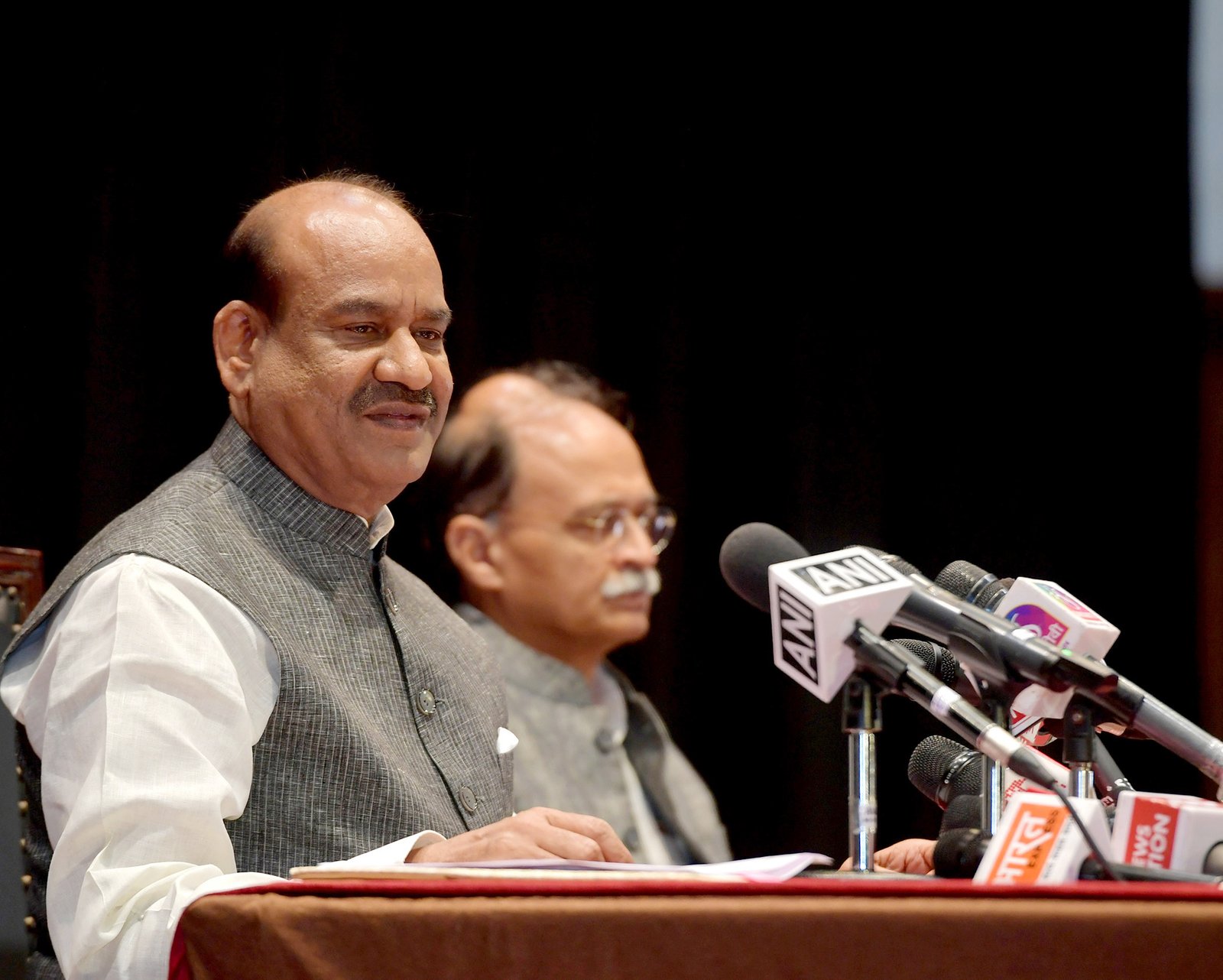 संसद में दूसरे देश के आंतरिक मामलों पर चर्चा नहीं हो सकती : बिरला