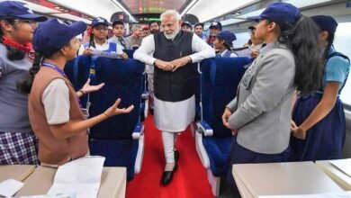 नौजवानों को भा रही है वंदे भारत एक्सप्रेस