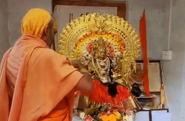 शारदा मंदिर में नवरात्रि पूजा घाटी में शांति का प्रतीक : शाह