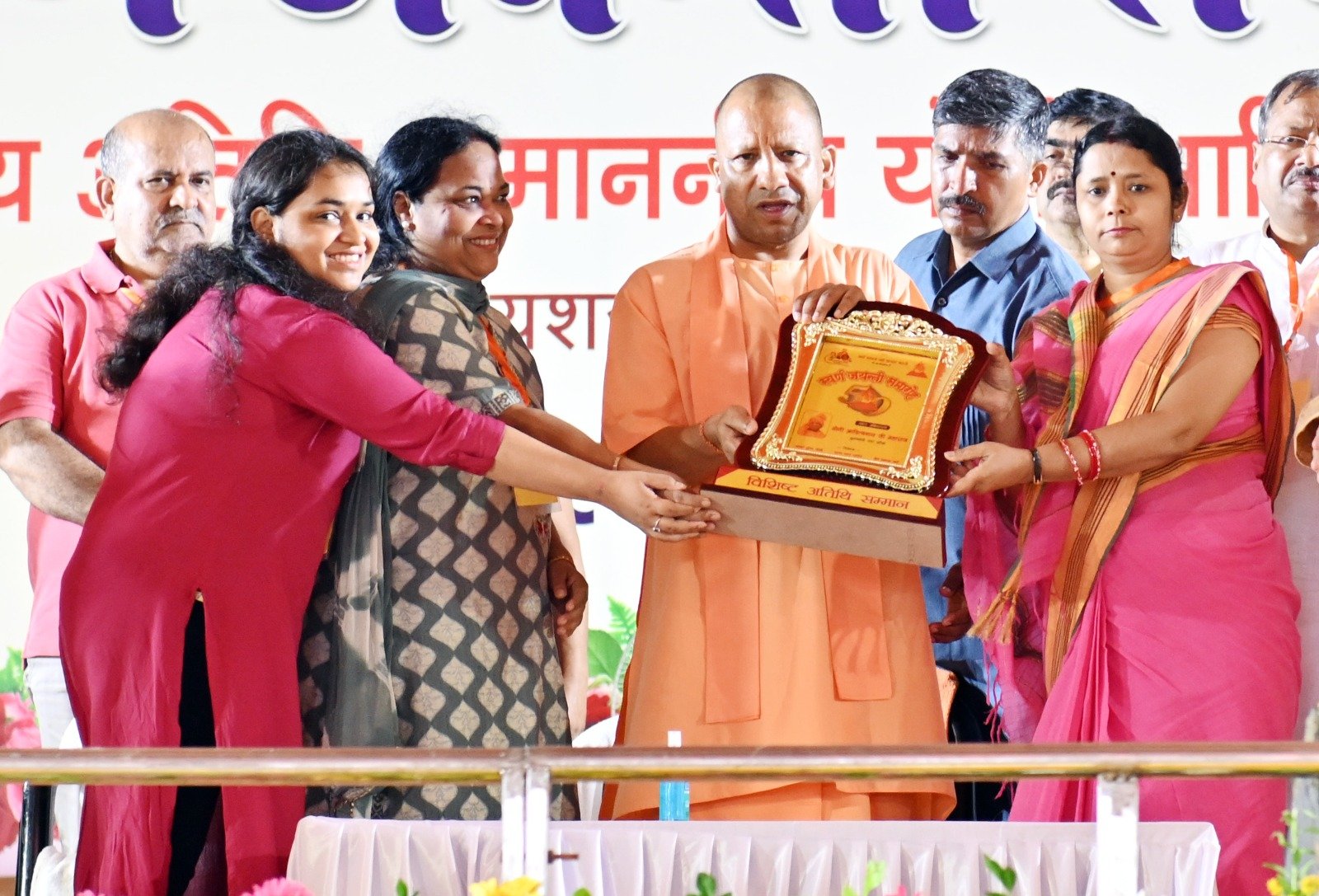 आर्य समाज ने सबसे पहले घर वापसी से दिया था धर्मांतरण का जवाब: सीएम योगी