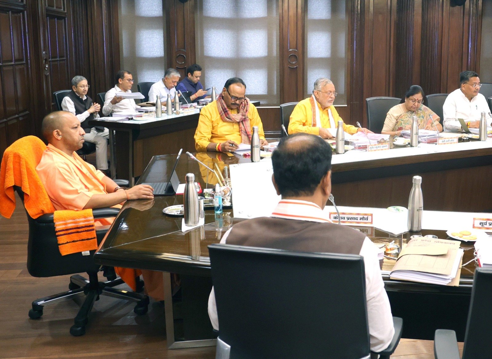 प्रथम चरण में 17 नगर निगमों में सड़क निर्माण संबंधी कार्यों की होगी शुरुआत, 10-45 मीटर के बीच की सभी सड़कों को दिया जाएगा अत्याधुनिक रूप.सड़कों के विकास, वित्त पोषण और कार्यों की निगरानी के लिए अर्बन रोड इंफ्रास्ट्रक्चर डेवलपमेंट एजेंसी 'यूरिडा' की होगी स्थापना .