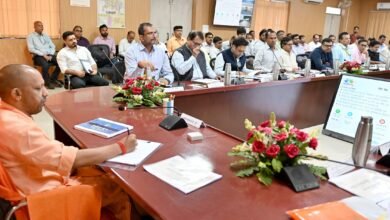अयोध्या को विश्व स्तरीय पर्यटन नगरी बनाने के लिए पूरी क्षमता से काम करें अधिकारी: सीएम