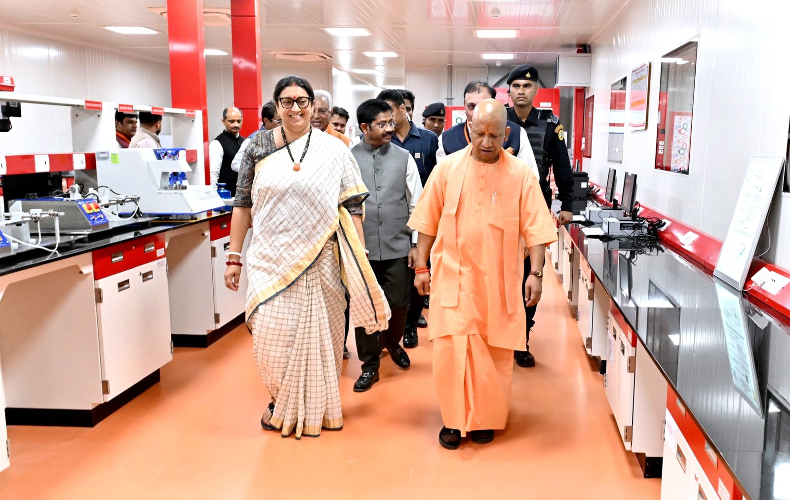 एसएलएमजी बेवरेज प्रा लि के प्लांट के उद्घाटन समारोह में मौजूद रहीं केंद्रीय मंत्री स्मृति ईरानी