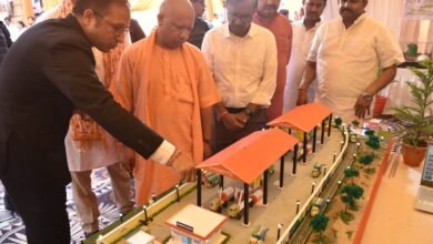 233.20 करोड़ रुपये के 303 विकास कार्यों का शिलान्यास व लोकार्पण किया सीएम योगी ने