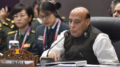 भारत समुद्री कानूनों के अनुरूप नौवहन और व्यापार की स्वतंत्रता के लिए प्रतिबद्ध: राजनाथ