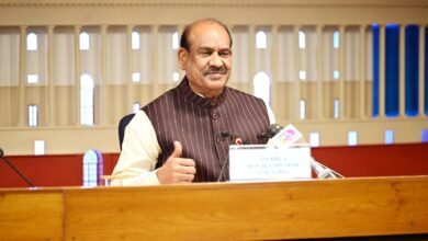 कानून व्यवस्था बनाये रखना अधिकारियों की महत्वपूर्ण ज़िम्मेदारी: बिरला