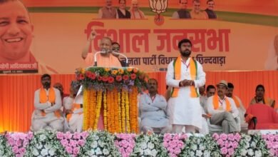 कांग्रेस से जितना जल्दी मुक्ति पाएंगे, विकास उतना तेजी से बढ़ेगाः सीएम योगी