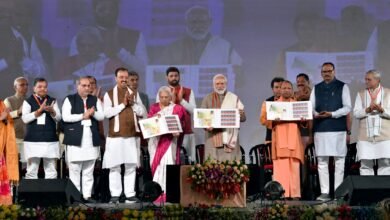 पीएम मोदी ने जारी किया मीराबाई के जन्मोत्सव पर डाक टिकट व 525 रुपये का सिक्का