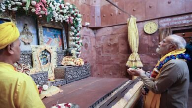 पीएम मोदी ने श्रीकृष्ण जन्मभूमि के किए दर्शन और पूजन, बोले- मथुरा के कण-कण में समाए हैं कृष्ण