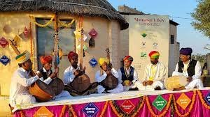 मोमासर उत्सव में कलाकारों ने दर्शकों को किया मंत्रमुग्ध