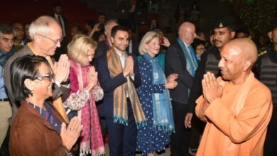 देव दीपावली:यूपी की जमीं पर विदेशी मेहमानों का भव्य स्वागत