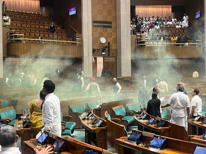 संसद पर एक और हमला, देश में सनसनी