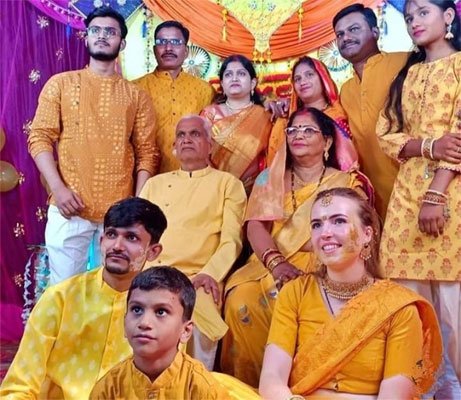 हार्दिक के प्यार में नीदरलैंड से यूपी के गांव आई गैबरीला