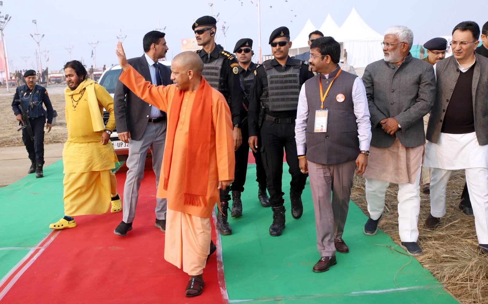 प्रयागराज पहुंचे मुख्यमंत्री, महाकुंभ और माघ मेला की तैयारियों को लेकर की समीक्षा बैठक