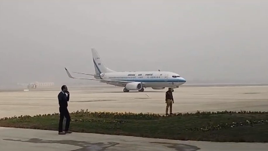 अयोध्या के अंतर्राष्ट्रीय हवाई अड्डे पर उतरी परीक्षण उड़ान