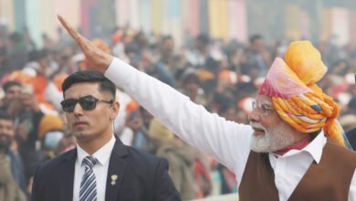 दर्शकों के बीच पहुंचे मोदी,‘राम रंग’ में रंगे नजर आए
