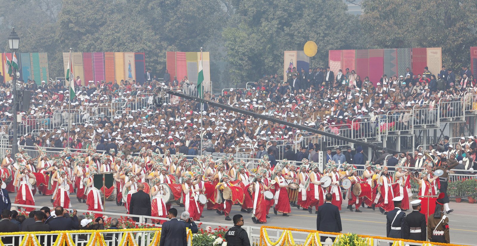 शंख-नगाड़ों के साथ सौ महिला कलाकारों ने किया गणतंत्र दिवस परेड का आगाज