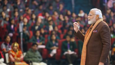 बच्चों की उपलब्धि को अपना विजिटिंग कार्ड ना बनाएं मां बाप : मोदी