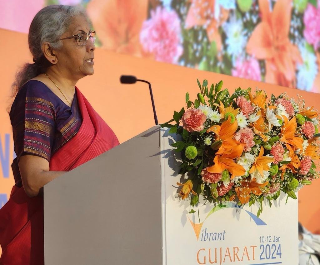 गिफ्टसिटी के वित्तीय परिदृश्य का सीतारमण ने किया अनावरण