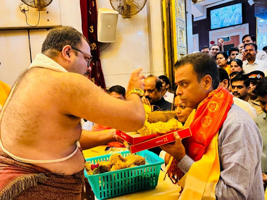 कांग्रेस के कद्दावर नेता मिलिंद देवड़ा का इस्तीफा