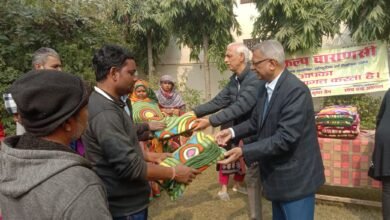 संकल्प संस्था ने स्वच्छता मित्रों, मालियों, सुरक्षा प्रहरियों को कम्बल प्रदान कर उनके सेवाकार्य के लिए आभार जताया