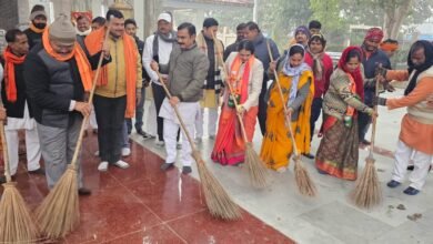 भाजपा क्षेत्रीय अध्यक्ष दिलीप पटेल रोहनियां विधानसभा के बाणासुर मंदिर में किया श्रमदान, चलाया स्वच्छता अभियान