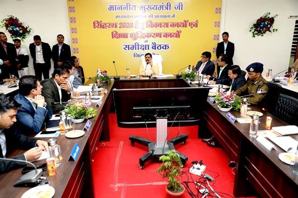 सिंहस्थ 2028 से पहले क्षिप्रा नदी की शुद्धि के लिये कार्य योजना तैयार करें: मुख्यमंत्री