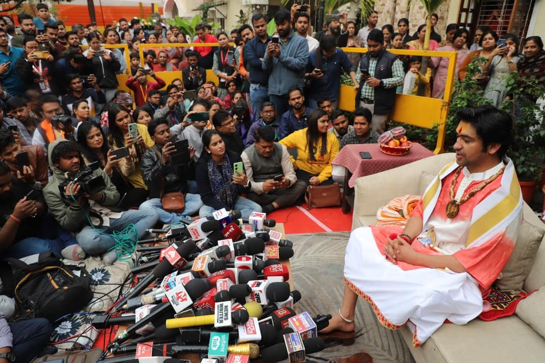 छत्तीसगढ़ के कोने-कोने में जाकर धर्मांतरण को रोकूंगा : पं धीरेन्द्र शास्त्री