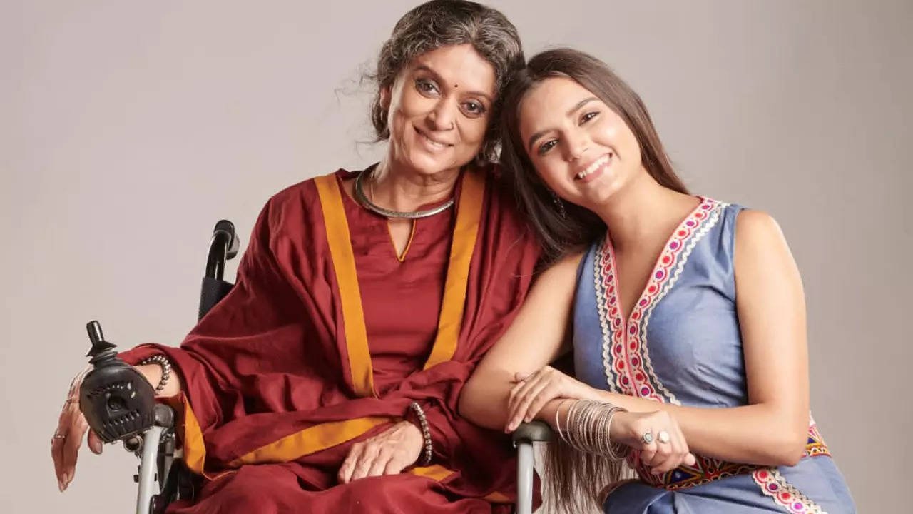 एंटरटेनमेंट, इमोशंस और ड्रामे का होगा डबल डोज, क्योंकि स्टार प्लस का शो "पंड्या स्टोर" 29 जनवरी से 2 फरवरी तक शाम 6 बजे और 7:30 बजे लेकर आ रहा है डबल एपिसोड