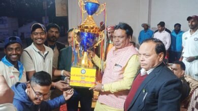 फाईनल मकाबले में दुर्गापुर पश्चिम बंगाल ने दुद्धी को हराकर,विजेता कप पर किया कब्जा