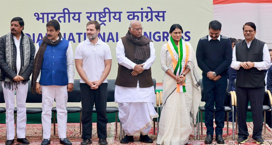 कांग्रेस में शामिल हुई वाईएस शर्मिला