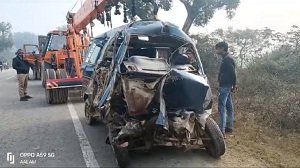 स्कूल वैन-ट्रक की टक्कर, 3 की मौत
