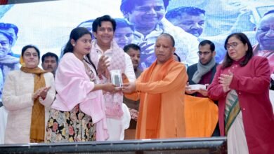 स्वामी विवेकानंद युवा सशक्तिकरण योजना के तहत गोविवि में स्मार्टफोन-टैबलेट वितरण समारोह