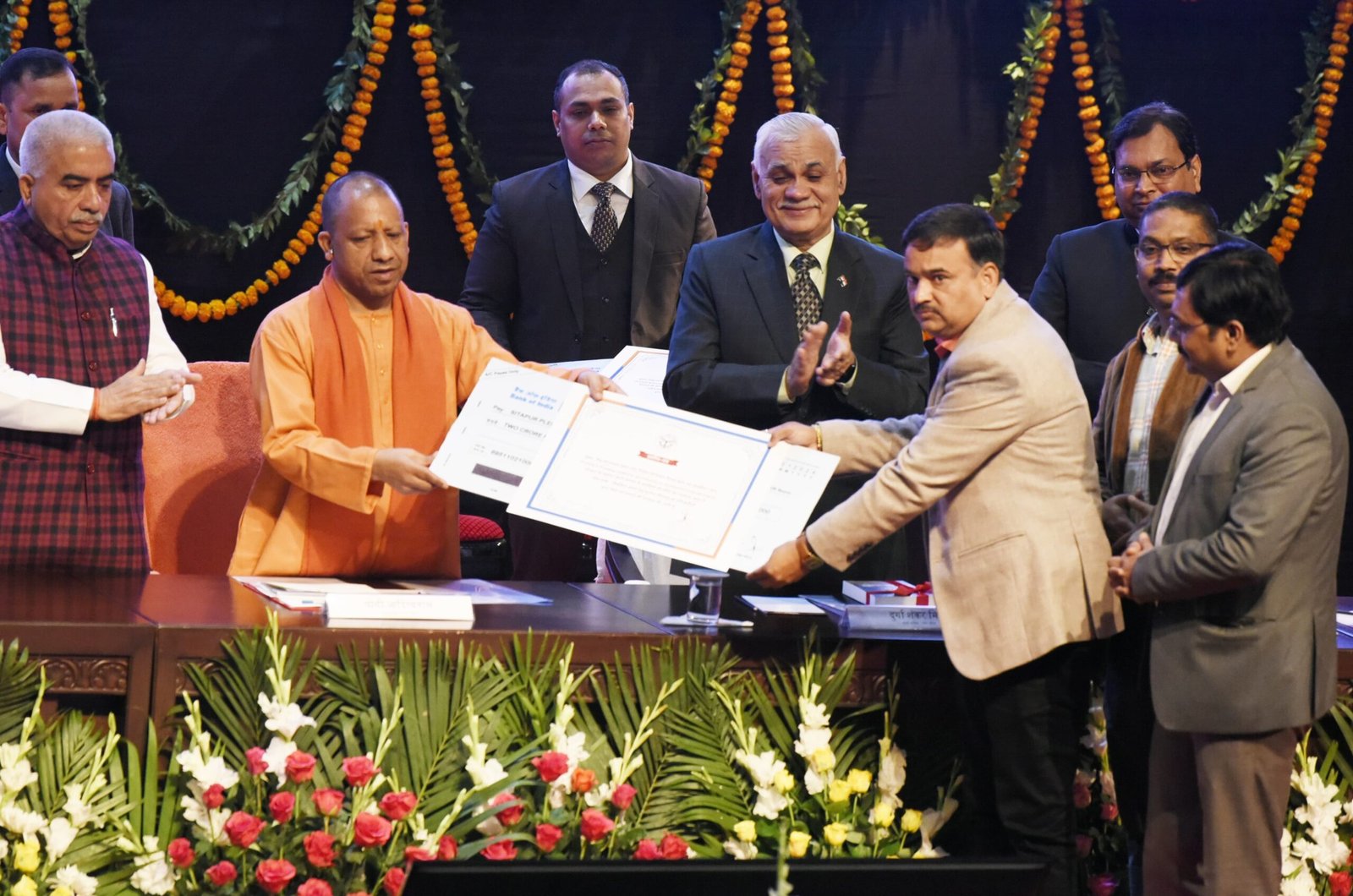 सीएम योगी एमएसएमई के 51 हजार करोड़ मेगा ऋण वितरण कार्यक्रम में हुए शामिल