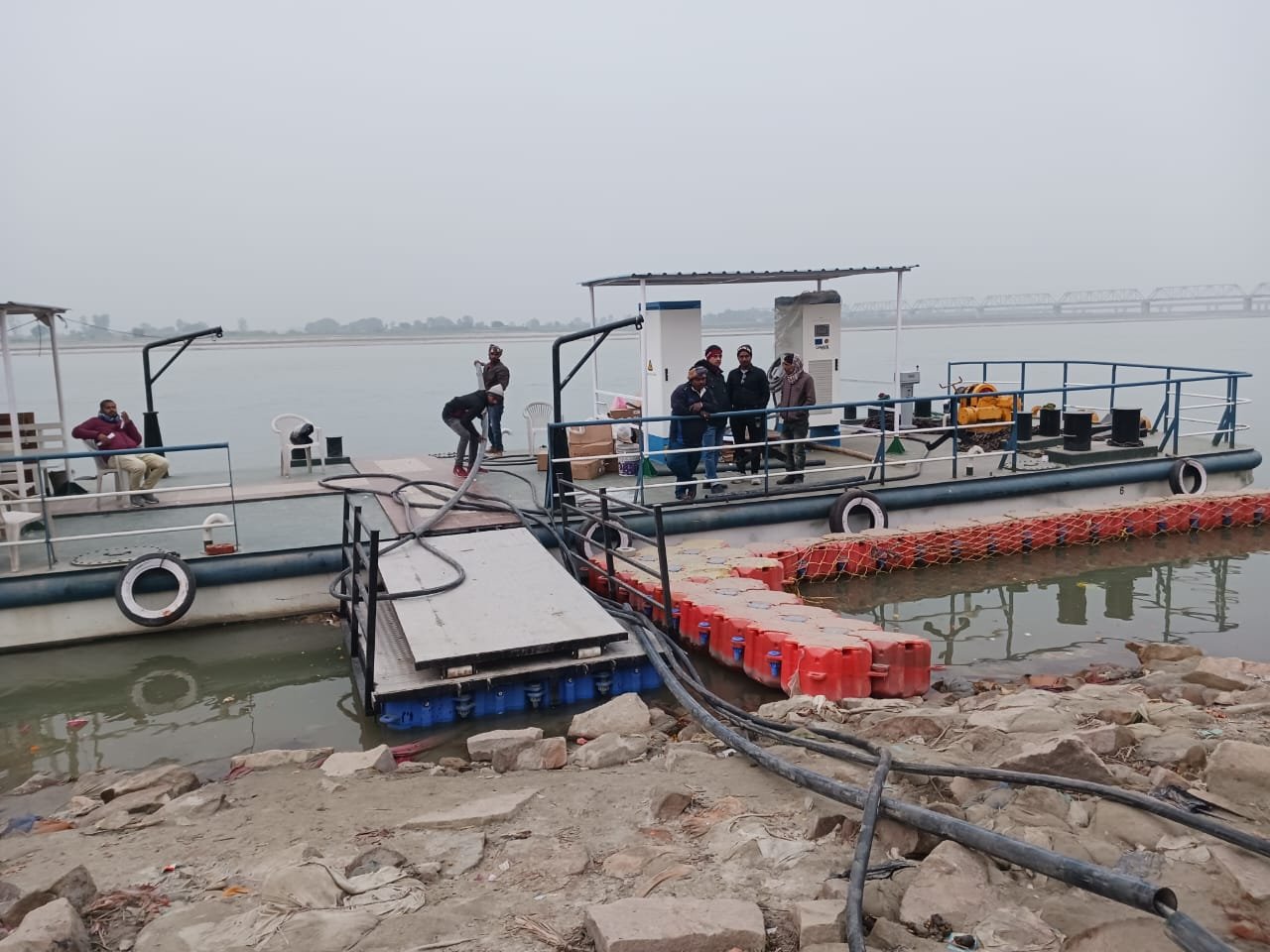 'नव्य अयोध्या' को साकार करने के केवल नगरीय सड़क परिवहन ही नहीं बल्कि जल परिवहन पर भी अयोध्या में बड़े स्तर पर हो रहा काम