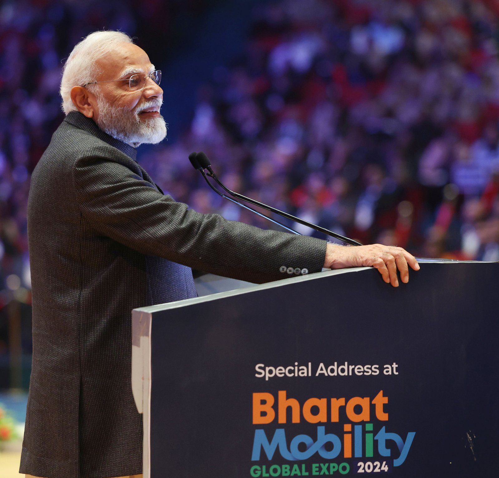 राष्ट्रीय राजमार्गों पर ट्रक चालकों के आराम के लिये बनेंगे सुविधाजनक भवन: मोदी