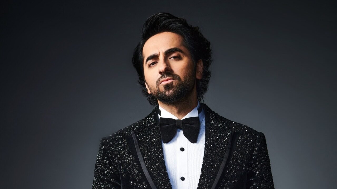 सेफ इंटरनेट डे पर आयुष्मान खुराना कहते हैं, इंटरनेट एक शक्तिशाली उपकरण है, और हमें यह सुनिश्चित करने की ज़रूरत है कि बच्चे इसका सर्वोत्तम उपयोग कर सकें"