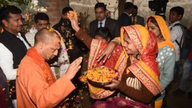 अपने 'महराज' को पाकर चहक उठे वनटांगिया गांव के लोग